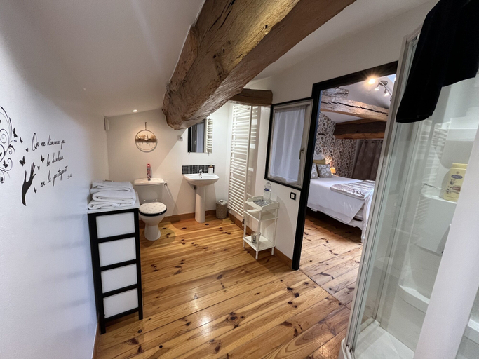 Bedroom 2, Les Bruyères, Charente