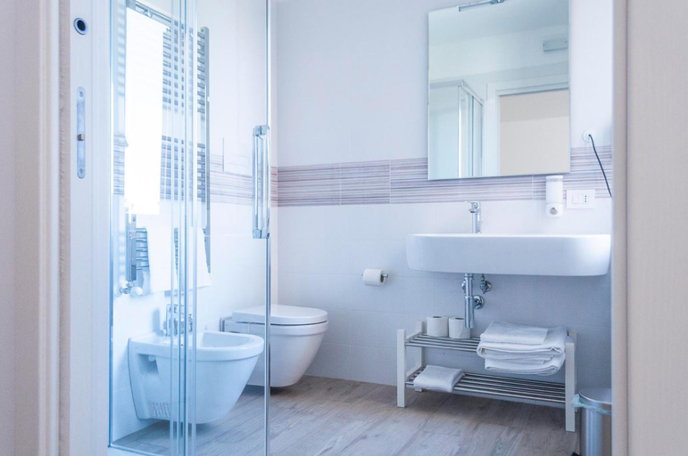 Others 3, B&B FLORE, Foggia