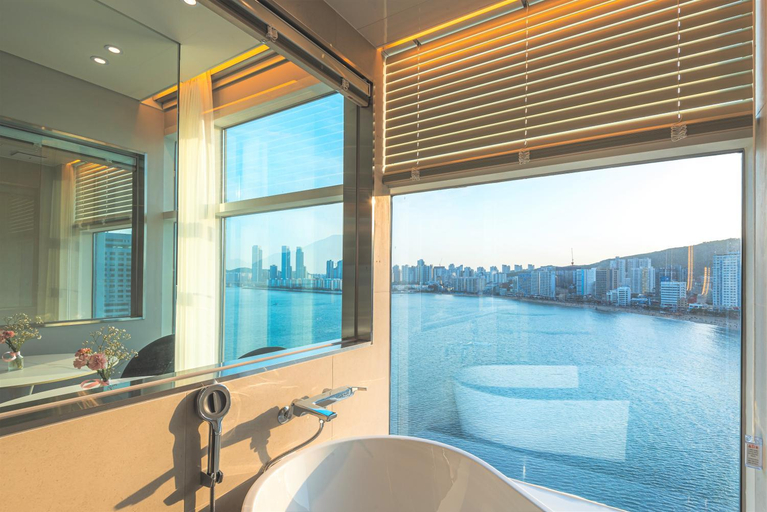 Bathroom 4, Hotel Marine View, Suyeong