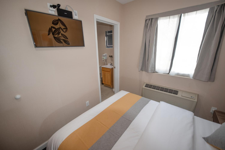 Bedroom 13