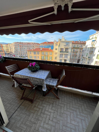 Others 4, Chambre privee avec terrasse au port de Nice, Alpes-Maritimes
