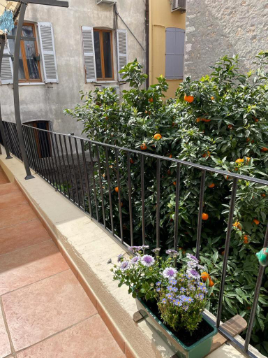 Others 5, Appartements climatises - Vieil Antibes, Alpes-Maritimes