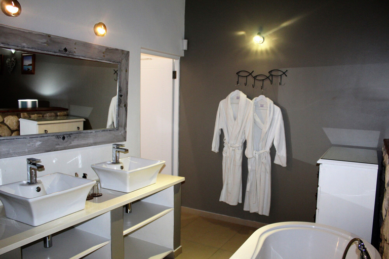 Bathroom 5, Kleinzee Oceanfront Guesthouse, Overberg