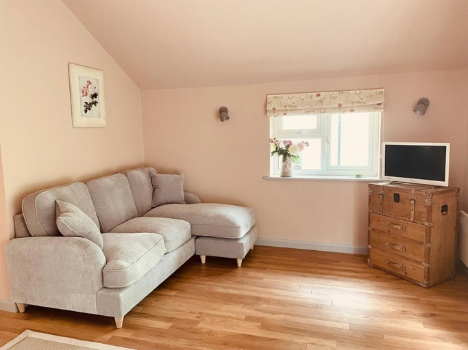 Others 4, Meadow View, East Sussex