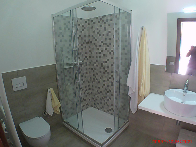 Bathroom 4, un passo dal mare, Rome