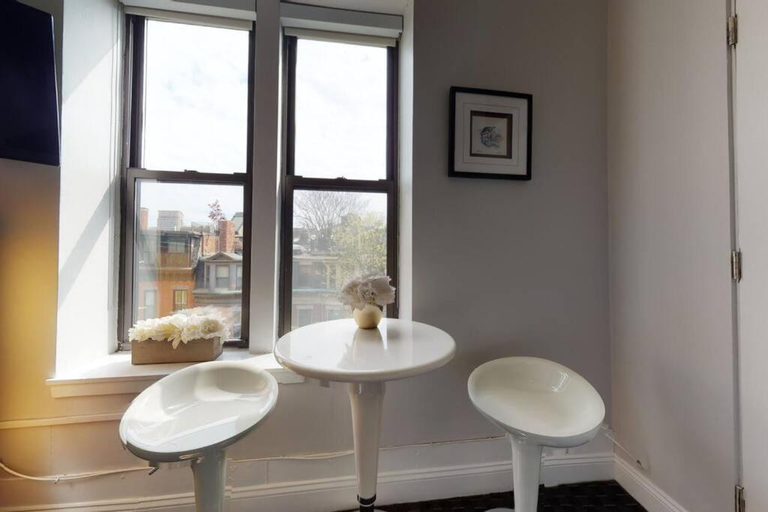 Others 3, Charming Studio in Boston Brownstone, #44, Boston