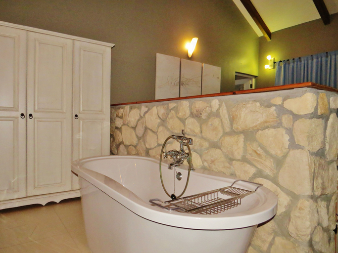 Bathroom 5, Kleinzee Oceanfront Guesthouse, Overberg