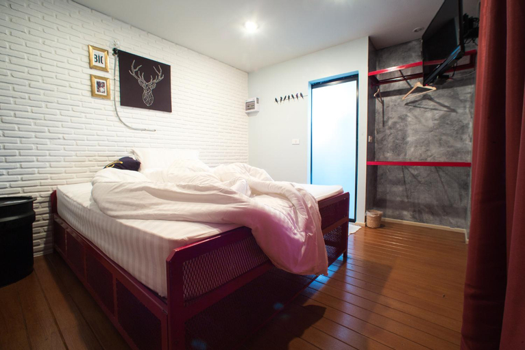 Bedroom 16
