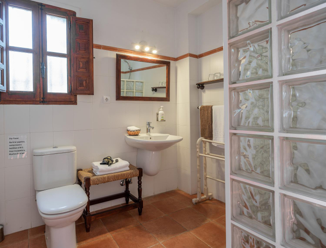 Bathroom 4, La Tartana, Granada