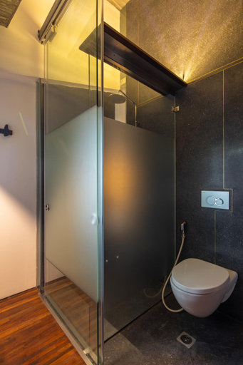 Bathroom 5, Concon House, Hoàn Kiếm