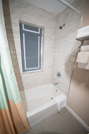 Bathroom 14