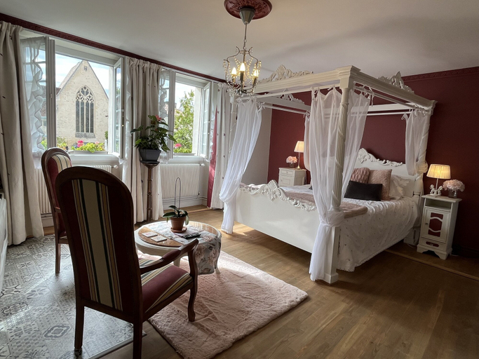 Bedroom 3, Les Bruyères, Charente