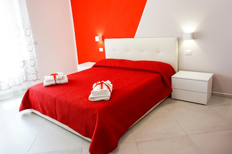 Others 3, In Centro rooms, Salerno