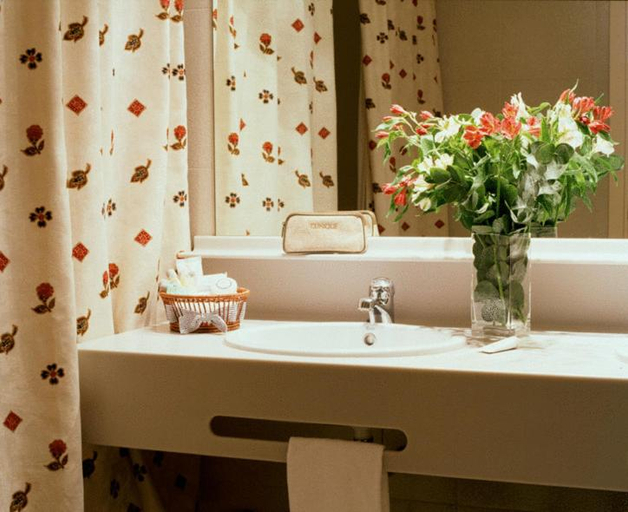 Bathroom 5, Hotel Majadahonda, Madrid