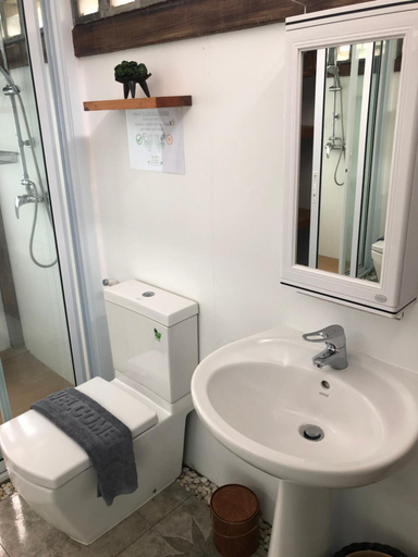 Bathroom, Baan Boom Boxes, Ko Samui