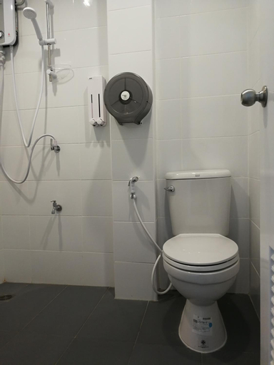 Bathroom 9