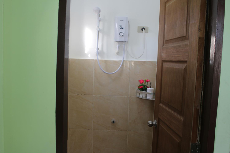 Bathroom 12