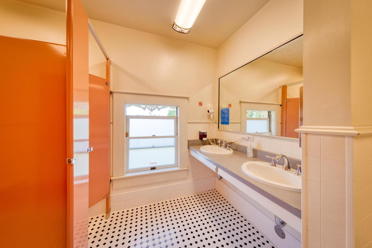 Bathroom 2, HI Sacramento Hostel, Sacramento