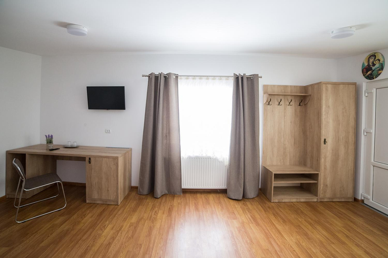 Others 4, Casa Burduhos, Campulung Moldovenesc