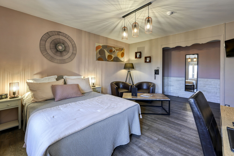 Bedroom 3, Hôtel Restaurant L'Oustaloun, Bouches-du-Rhône