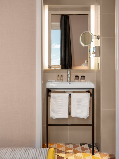 Bathroom 4, Hotel Le Mareuil, Paris