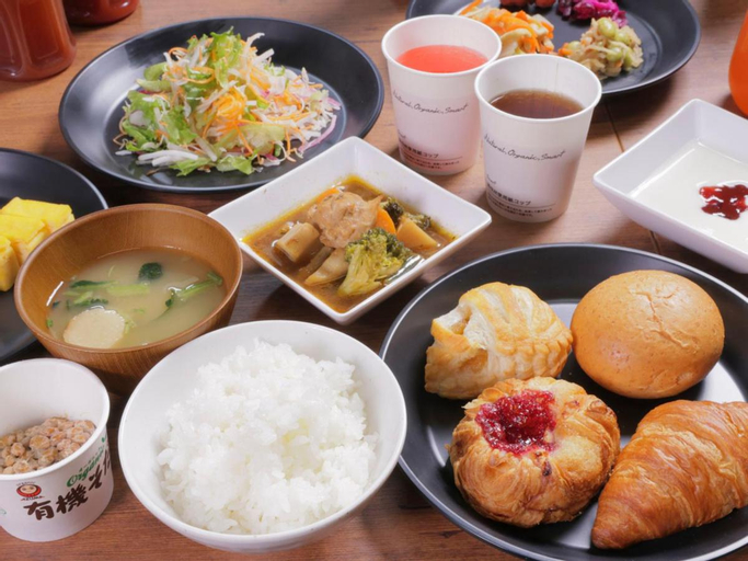 Food & Drinks