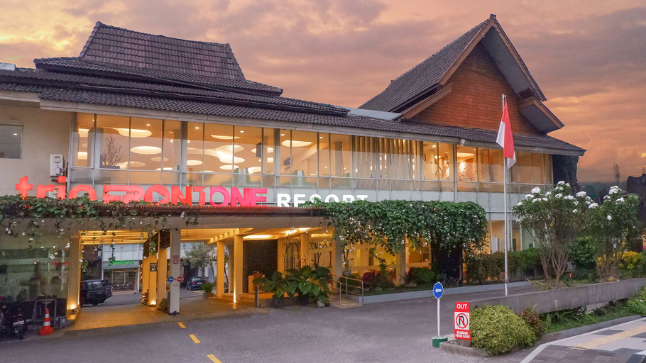 Exterior & Views