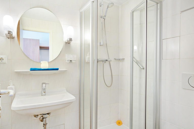 Bathroom 4, Hotel Ambassador, Karlsruhe