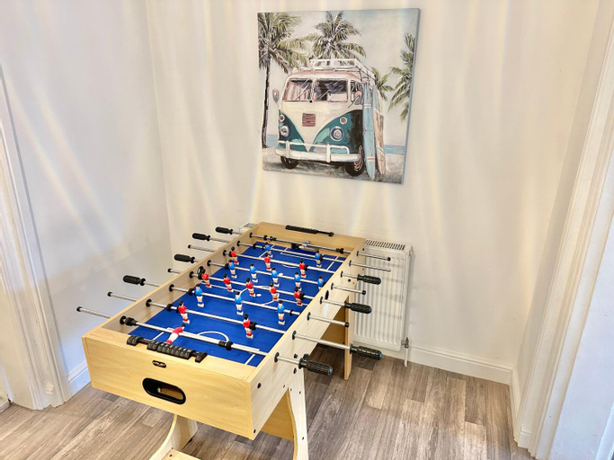 Others 2, Glen Fern Lodge - Garden Apartment with Parking - Heart of Bournemouth Town Centre - Close to Beach , Bournemouth