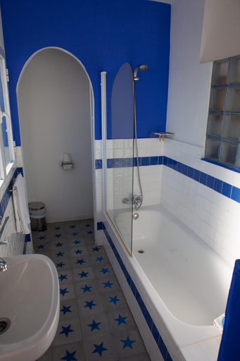 Bathroom 5, La Estrella de Tarifa, Cádiz