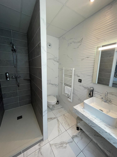 Bathroom 3, Domaine Clairfontaine Noyarey - Suites Junior, Isère