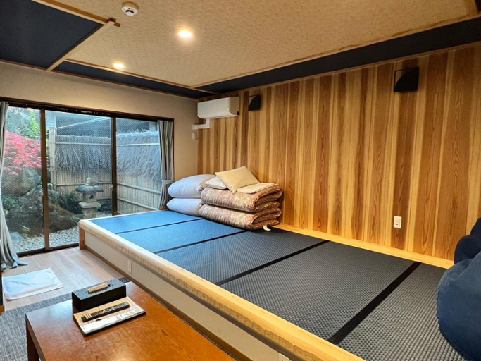 Bedroom 3, Onsen & Garden -Asante Inn-, Hakone