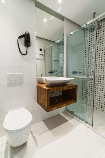Bathroom 4, Rossio Boutique Hotel, Lisbon