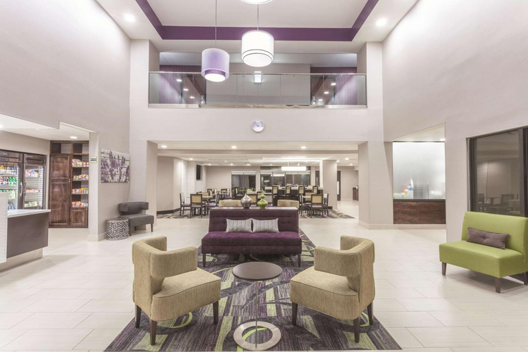 Public Area, La Quinta Inn & Suites by Wyndham Columbus North, Muscogee