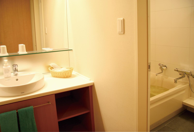 Bathroom 11