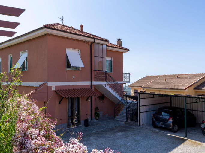 Apartment Carleadri by Interhome, Imperia