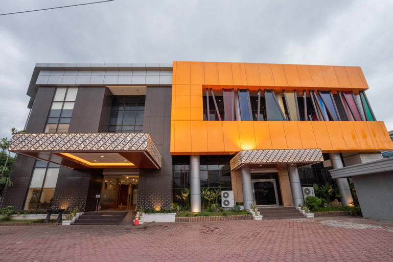Exterior & Views 1, Votel Kartika Abadi Hotel, Madiun