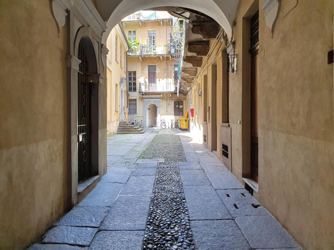 Entrance 5, Palatina apartment, Torino