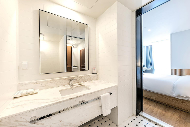 Bathroom 4, H Avenue Gwanganri Beach, Suyeong