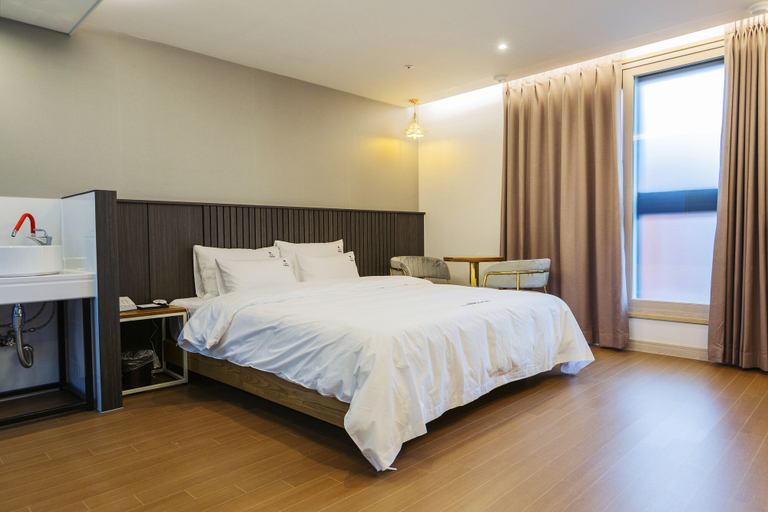 Bedroom 2, Karat Hotel, Busanjin