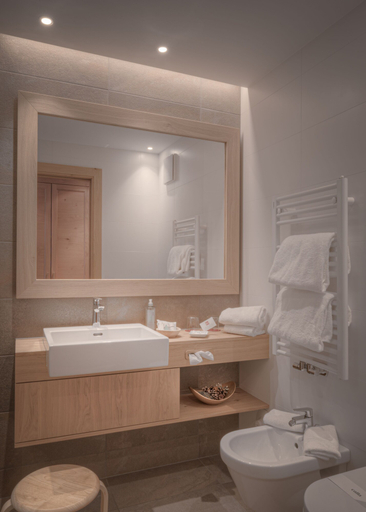 Bathroom 5, Il Tyrol, Bolzano