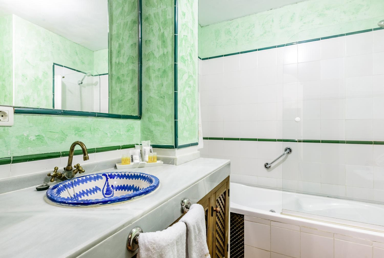 Bathroom 4, Hotel Palacio de Santa Ines, Granada