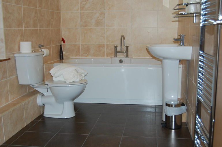 Bathroom 3, Woodlands Accommodation, Cumbria