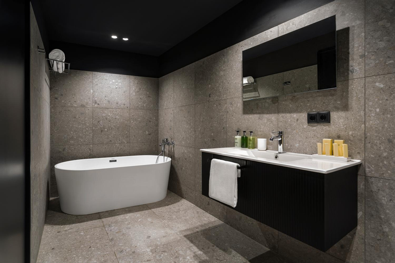Bathroom 5, Marco Polo, Dusheti