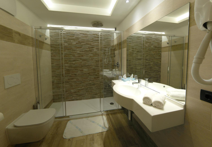 Bathroom, Hotel Federia, Sondrio