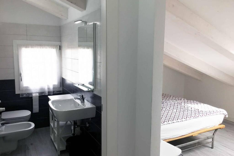 Others 3, PeschieraView DUPLEX x7, Verona