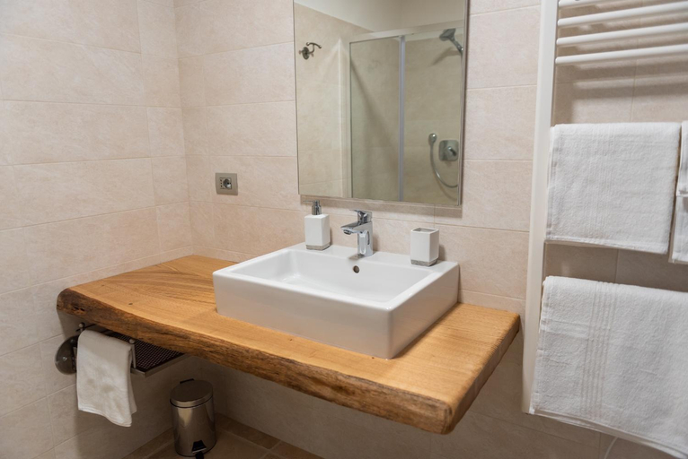 Bathroom 5, I Boschetti, Cuneo