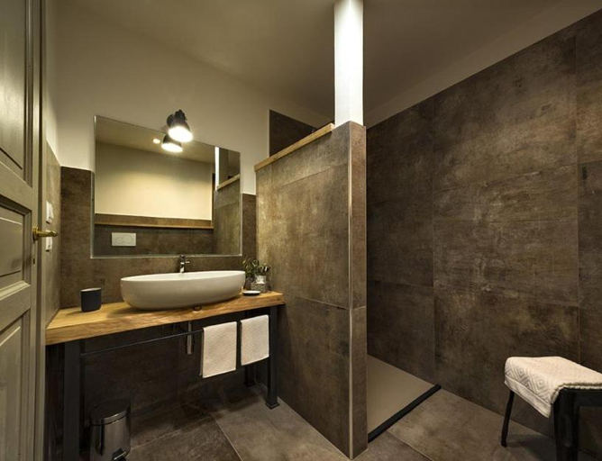 Bathroom 4, Sosta al Capitano, Florence