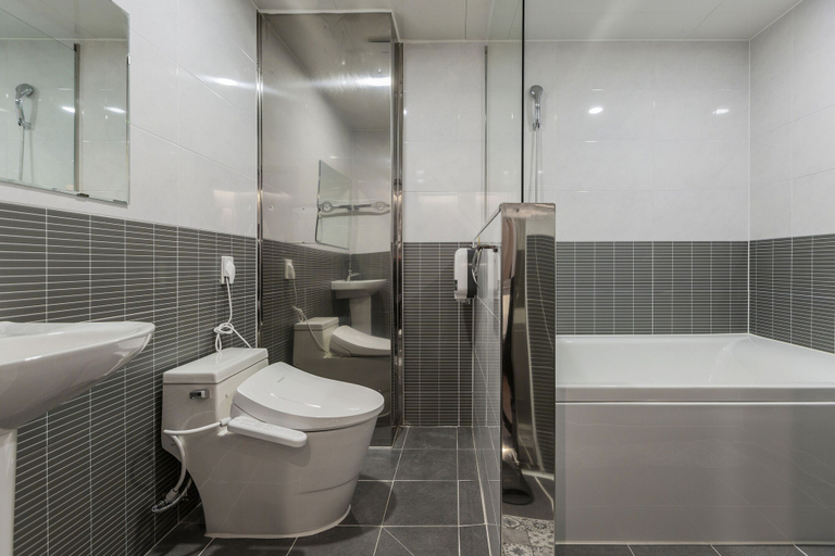Bathroom 3, Karat Hotel, Busanjin