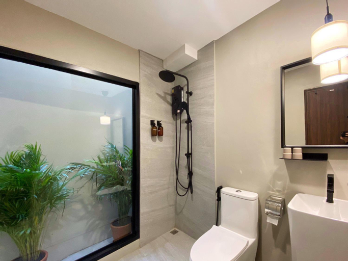 Bathroom 7